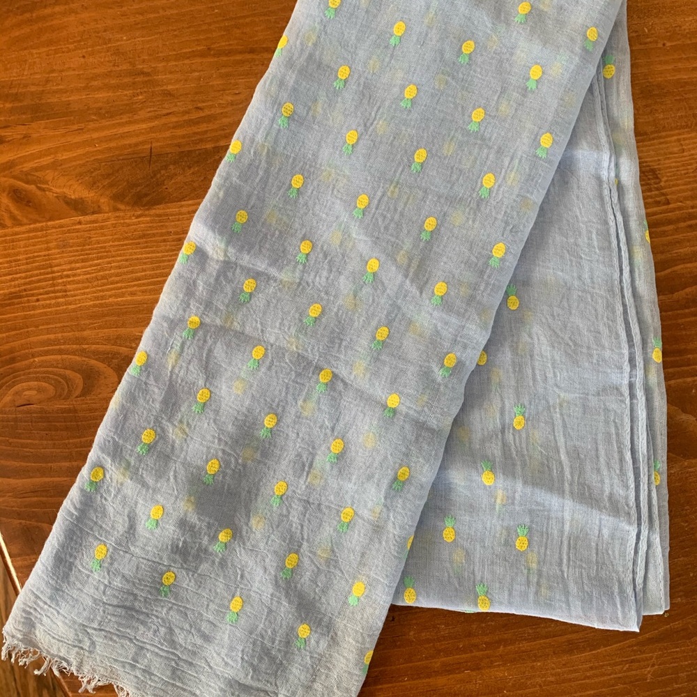 Breathable blue pineapple scarf from Spain